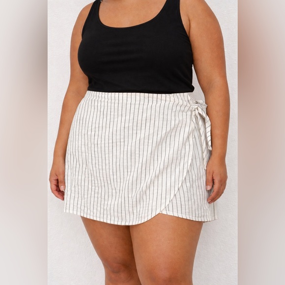 torrid Pants - Torrid Black and White Striped Wrap Skort 100% Cotton